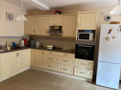 Prodaja, petosoban stan, 180m2, Dobre Vode, Bar Prodaja, petosoban stan, 180m2, Dobre Vode, Bar