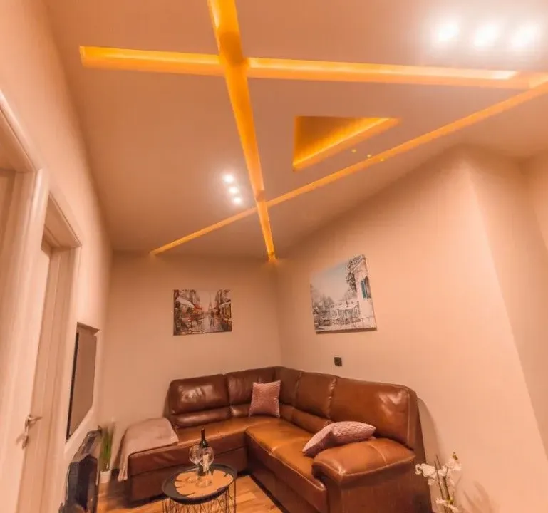 Izdavanje, kuća, 50m², Igalo, Herceg Novi