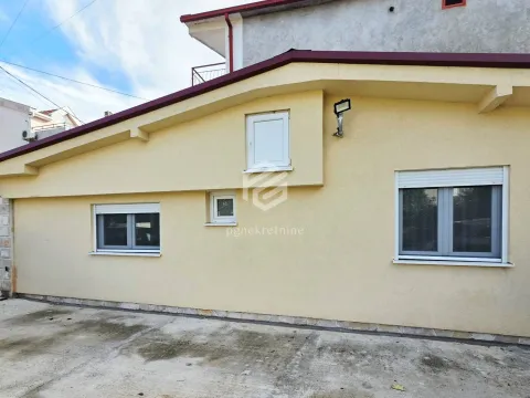 Rent, one bedroom apartment, 35m², Tološi, Podgorica - image 8