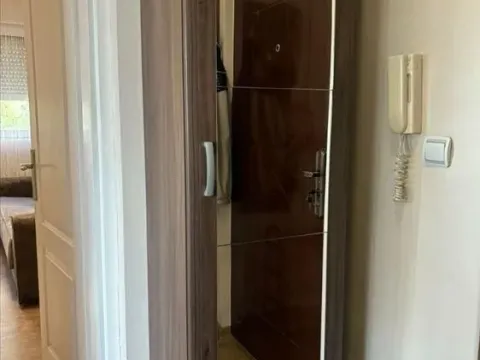 Rent, one bedroom apartment, 41m², Zemun Kalvarija, Zemun Sve Podlokacije - image 4