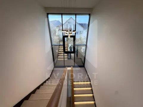 Prodaja, kuća, 230m², Gornja Gorica, Podgorica - image 26