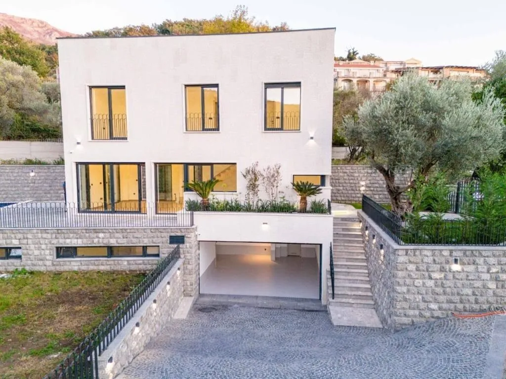Sale, house, 240m², Pržno, Budva