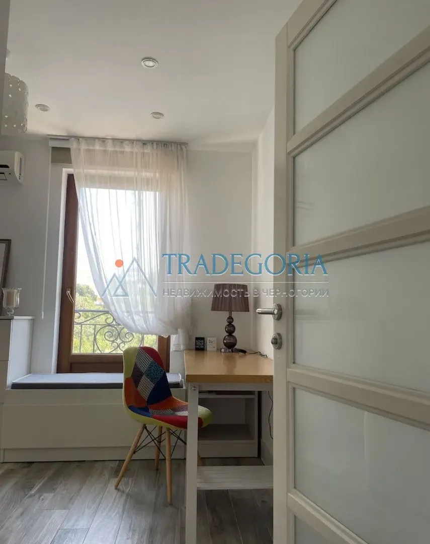 Prodaja, četvorosoban stan, 222m², Dobra Voda, Bar
