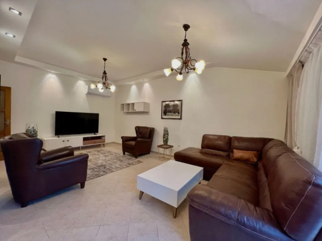 Prodaja, trosoban stan, 108m², Momišići, Podgorica