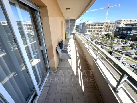 Izdavanje, dvosoban stan, 75m², City Kvart, Podgorica - image 14