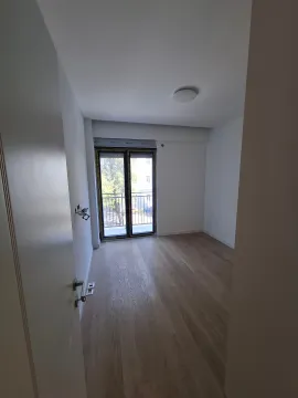 Izdavanje, jednosoban stan, 48m², Centar, Podgorica - image 4