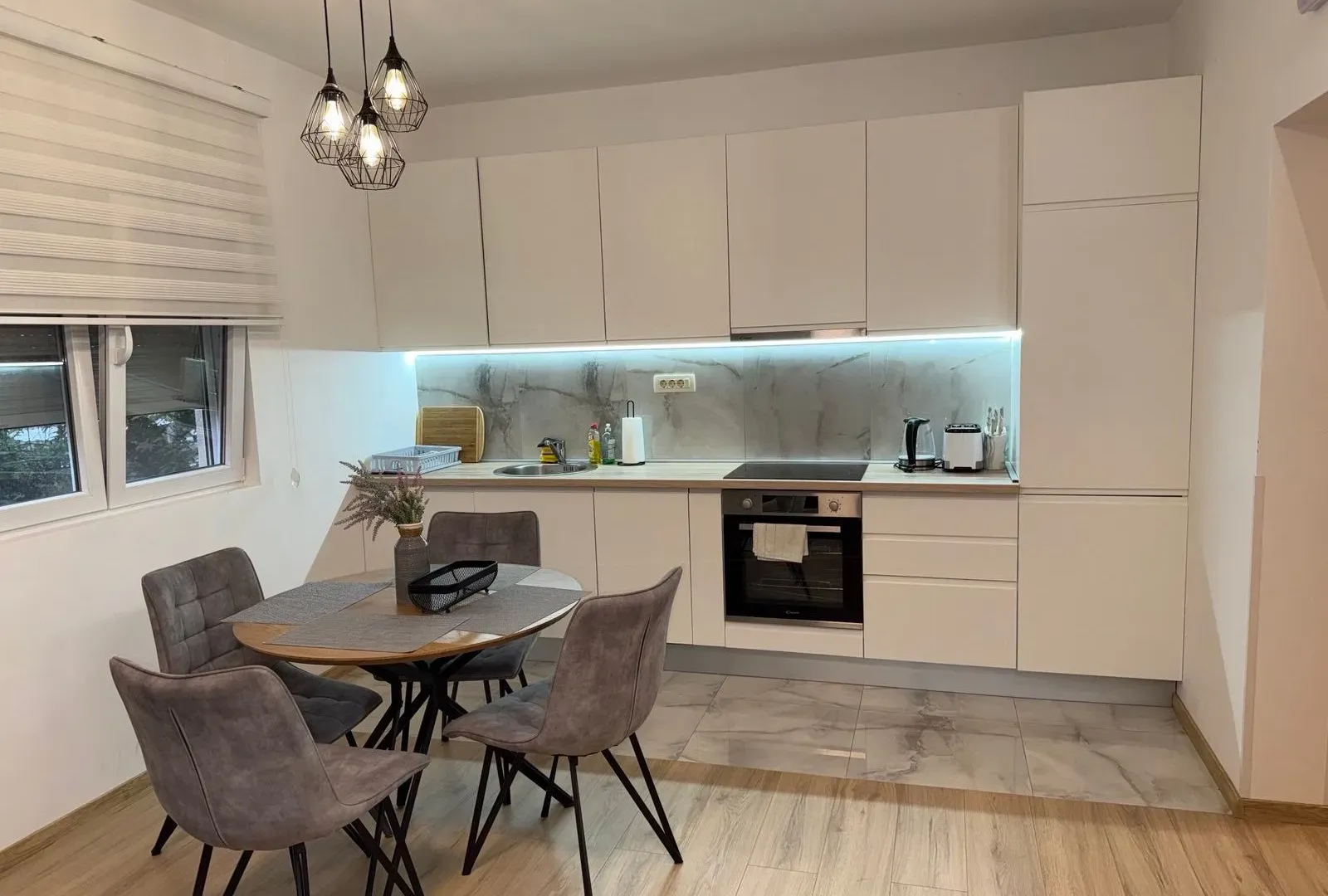 Izdavanje, jednosoban stan, 50m², Donja Lastva, Tivat