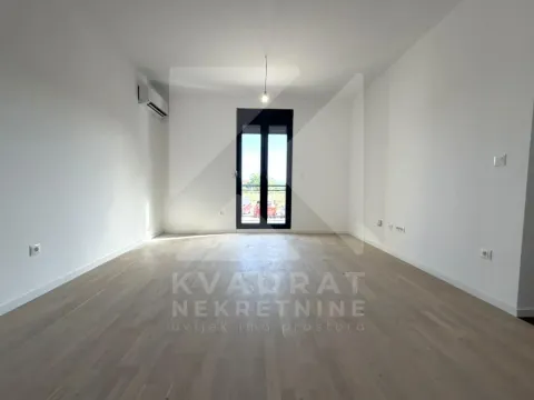 Izdavanje, jednosoban stan, 48m², Tološi, Podgorica - image 1