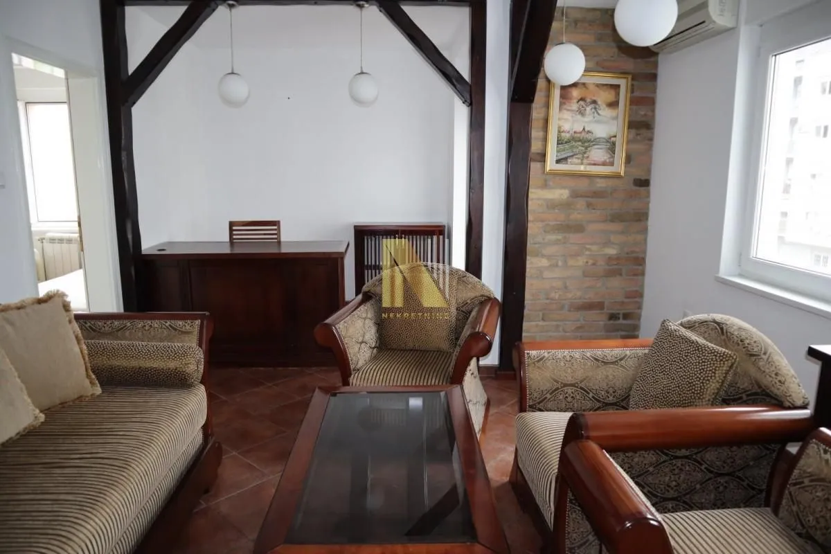 Izdavanje, dvosoban stan, 52m², Bulevar Oslobodjenja, Novi Sad Sve Podlokacije