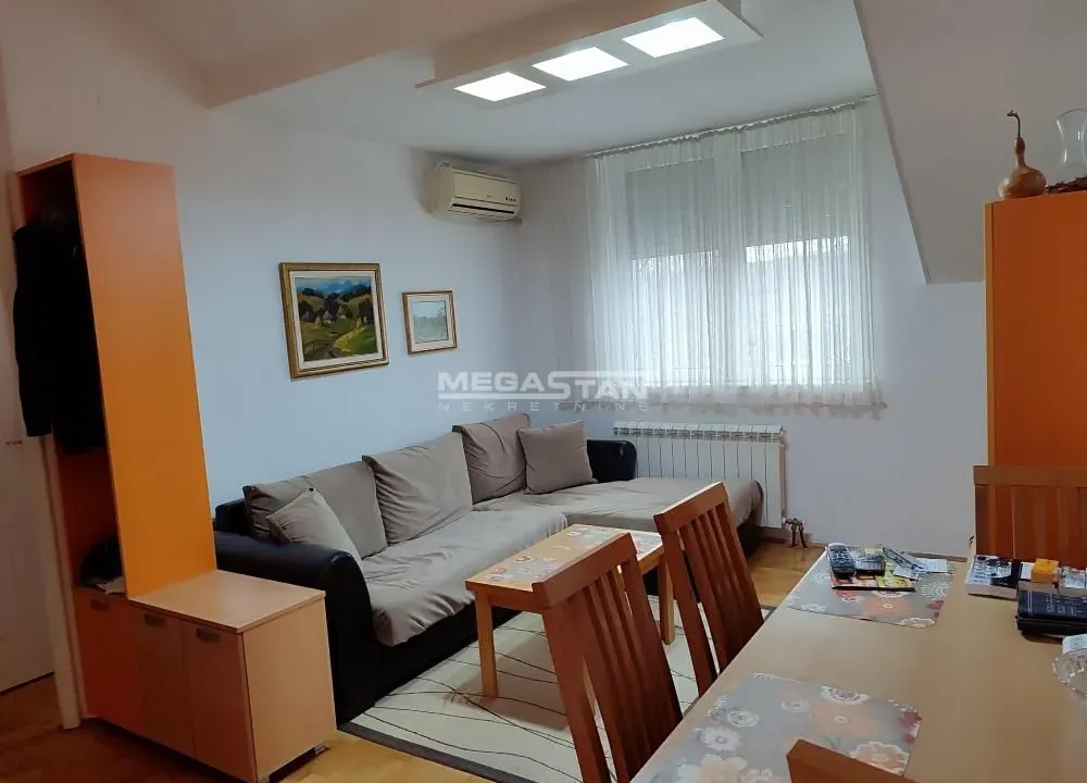 Prodaja, jednosoban stan, 32m², Petlovo Brdo, Beograd
