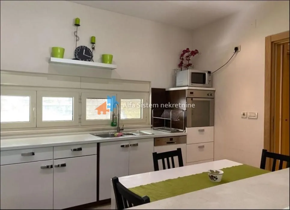Rent, house, 320m², Savski Venac, Beograd