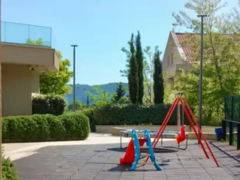 Rent, two bedroom apartment, 66m², Bečići, Budva - image 10