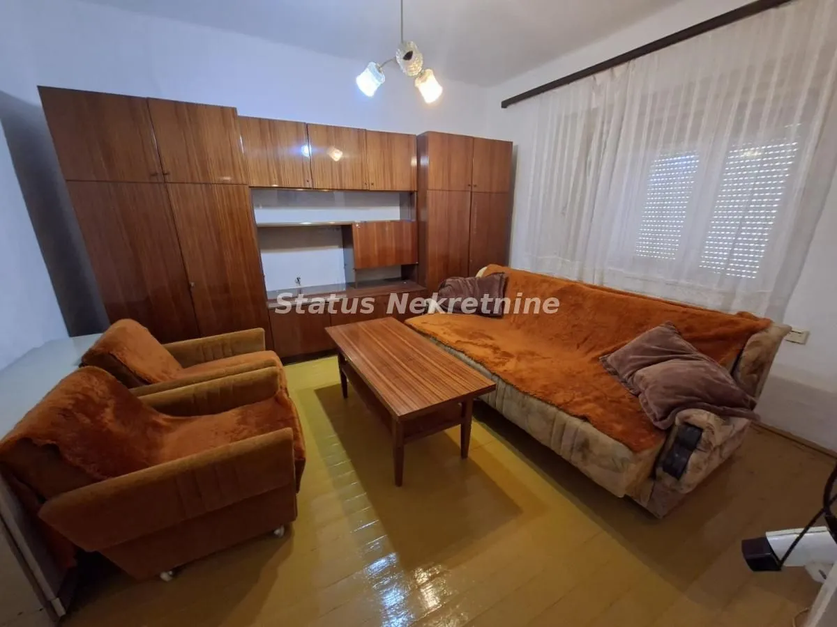Prodaja, kuća, 257m², Mali Idjoš, Srbija