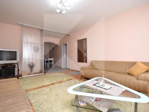 Prodaja, četvorosoban stan, 92m², Lepa Kata, Podgorica - image 3