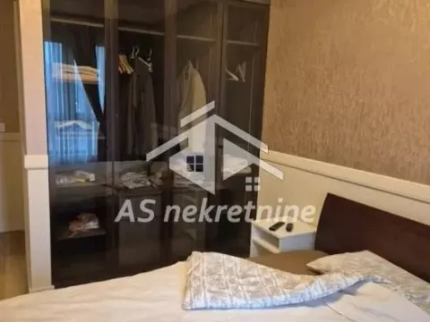 Izdavanje, trosoban stan, 76m², Savski Venac, Beograd - image 10