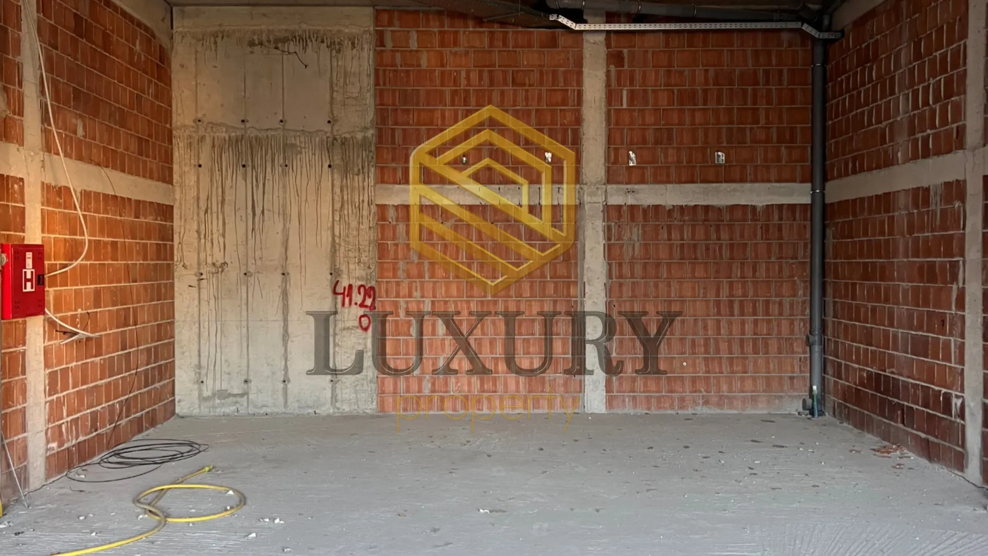 Rent, office space, 74m², Ljubović, Podgorica