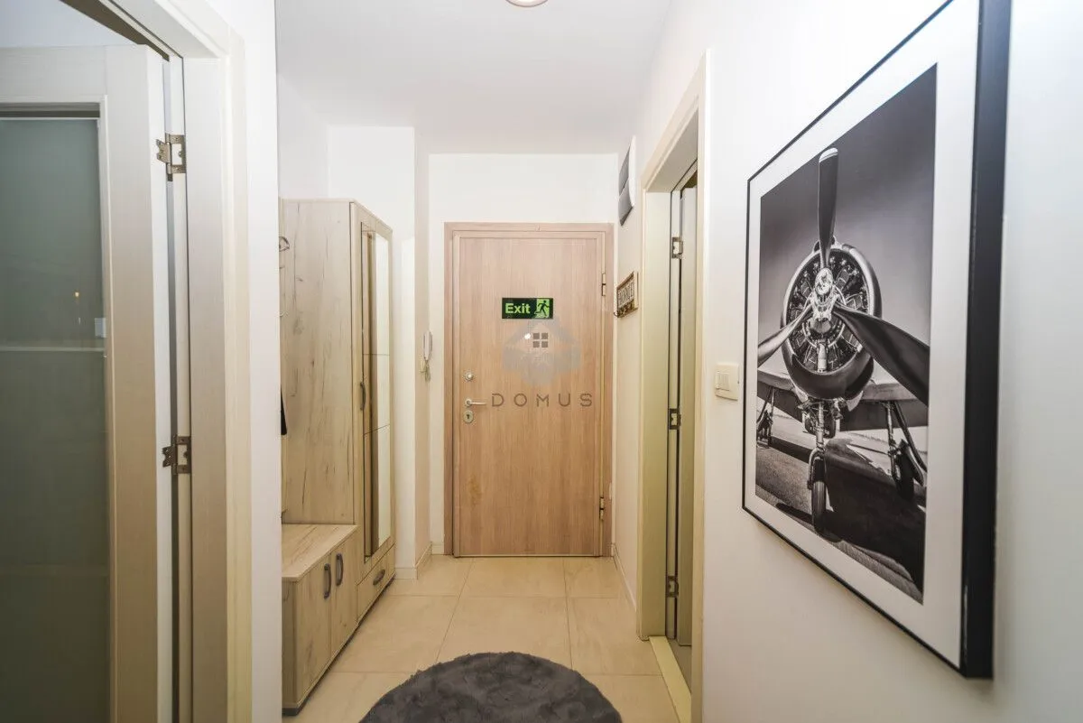 Izdavanje, jednosoban stan, 49m², Central Point, Podgorica