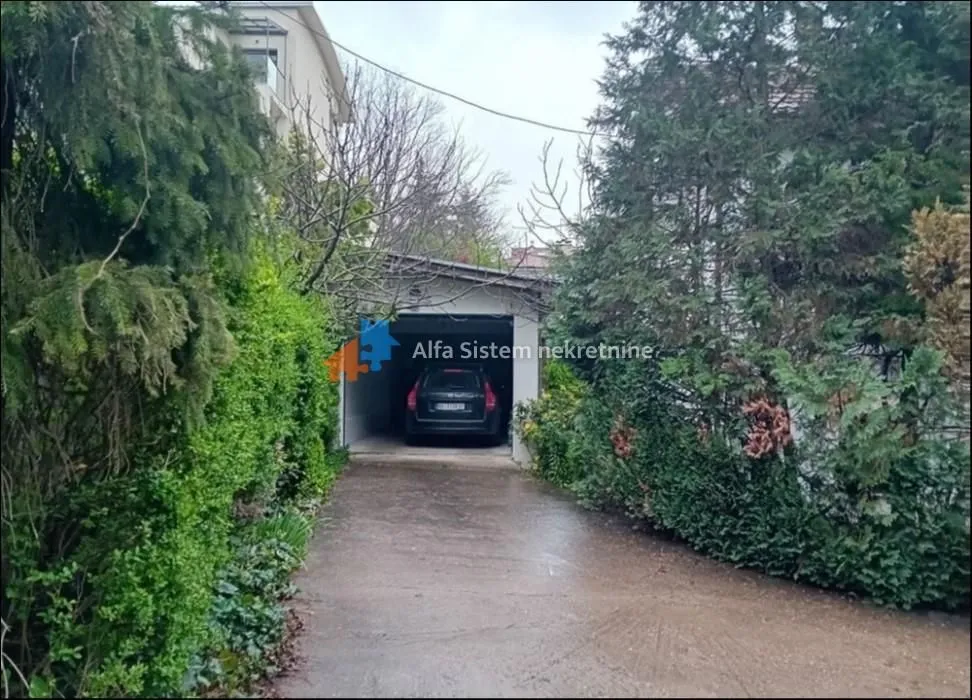 Izdavanje, kuća, 330m², Savski Venac, Beograd