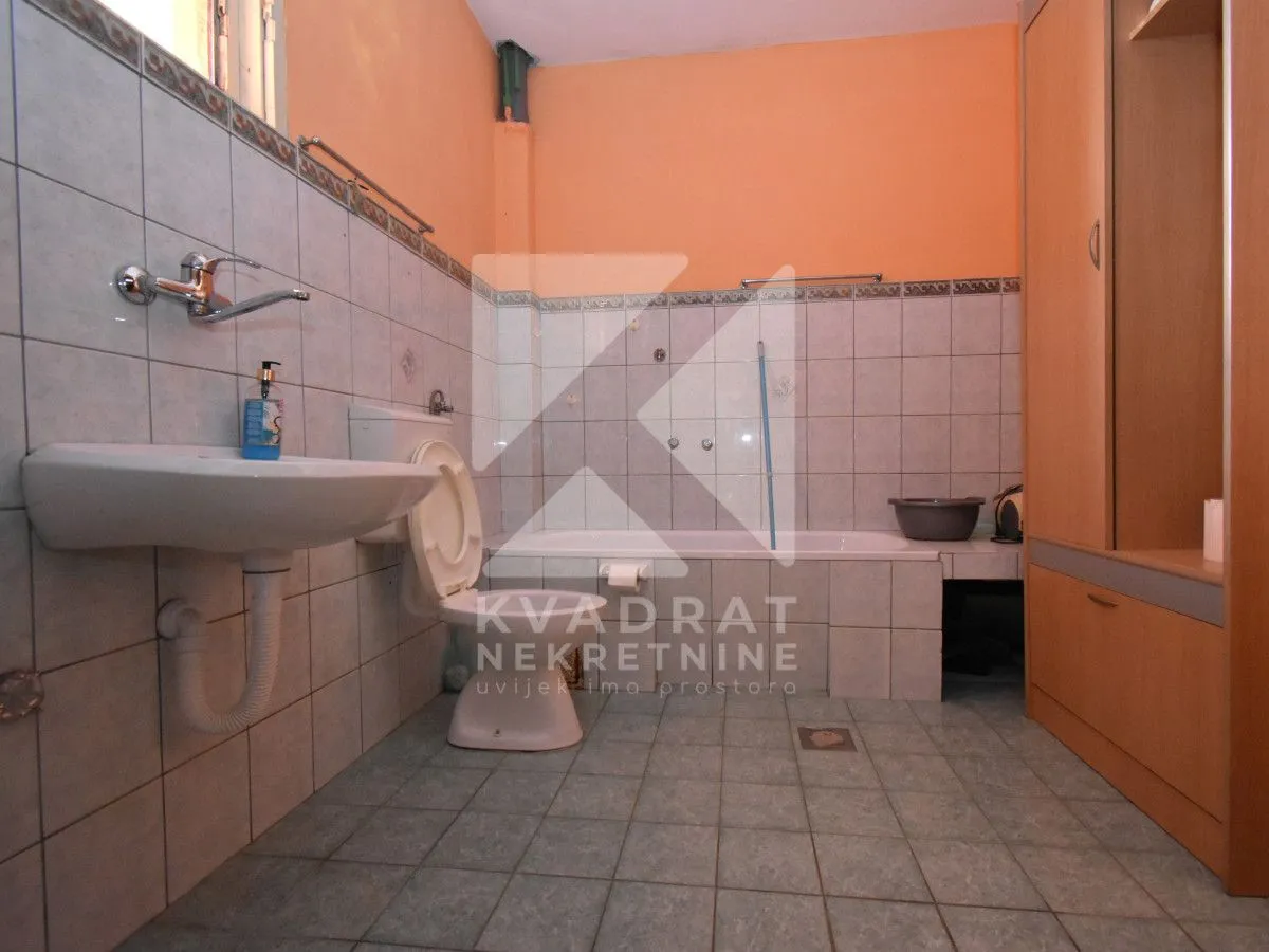 Prodaja, kuća, 300m², Donja Gorica, Podgorica