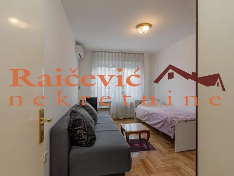 Izdavanje, trosoban stan, 85m², Vračar Hram, Vračar Sve Podlokacije - image 12