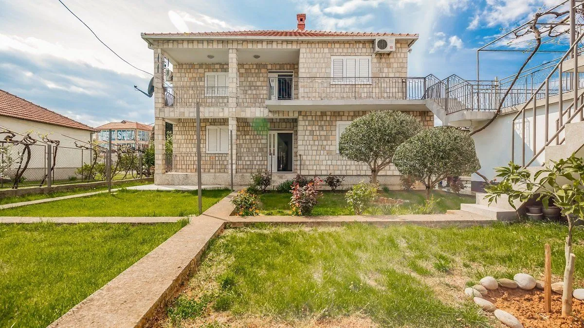 Sale, house, 260m², Zabjelo, Podgorica