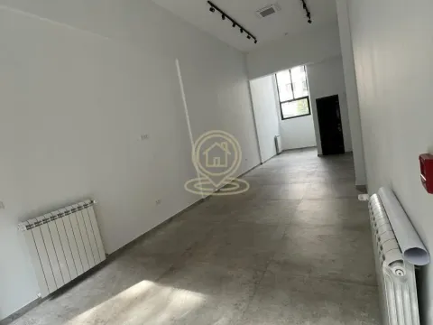 Izdavanje, poslovni prostor, 45m², Cvetkova Pijaca, Zvezdara Sve Podlokacije - image 3