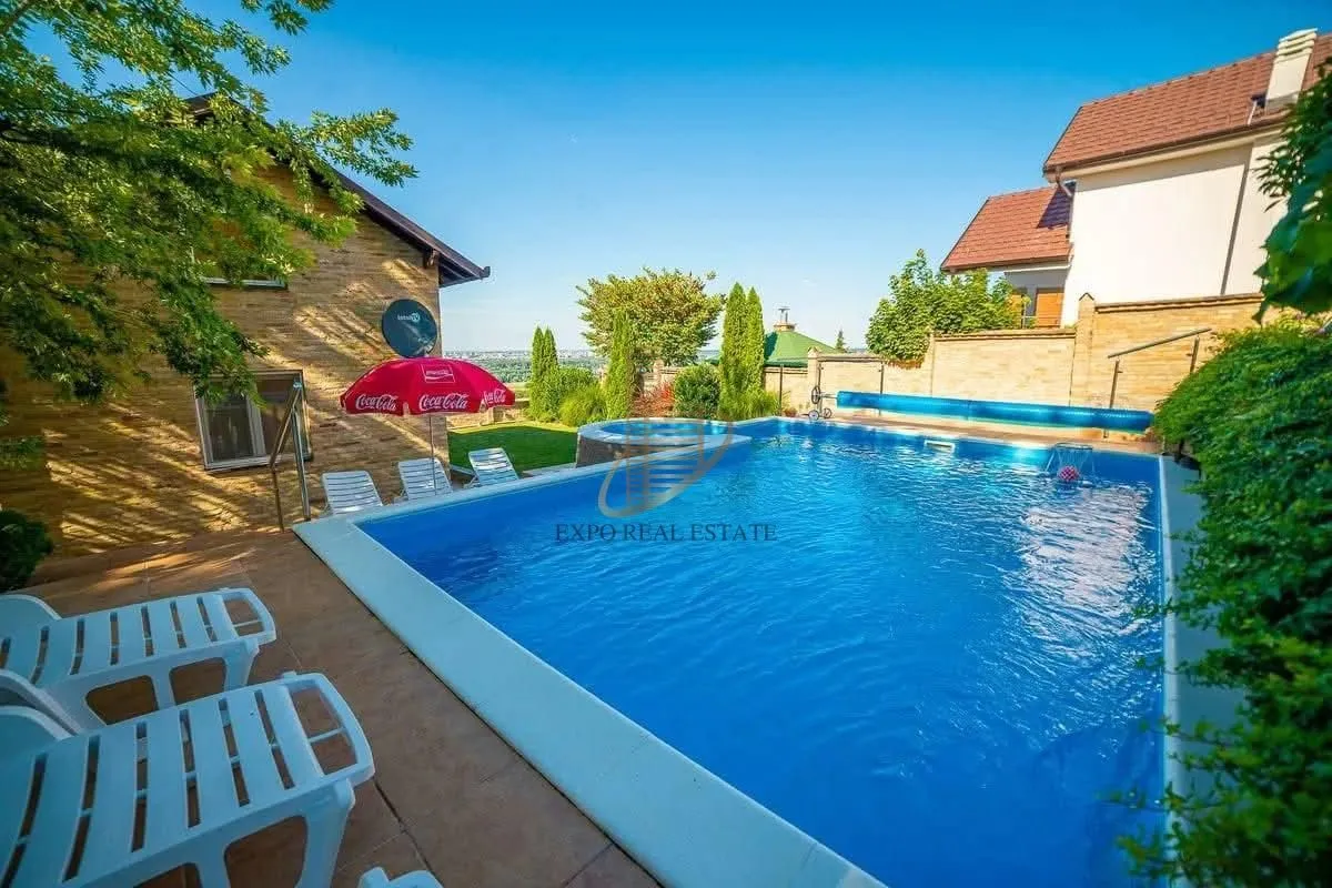Prodaja, kuća, 140m², Rakovac, Novi Sad Sve Podlokacije