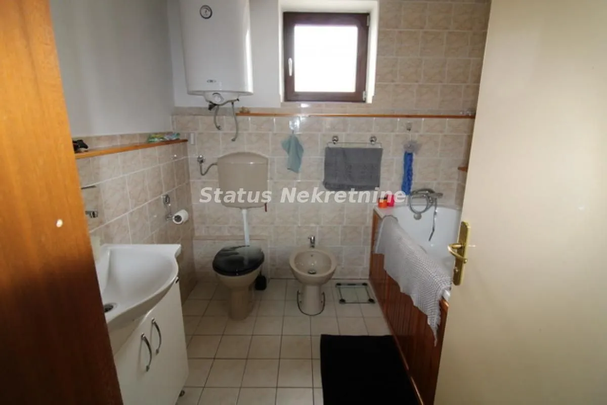 Prodaja, kuća, 230m², Adice, Novi Sad Sve Podlokacije