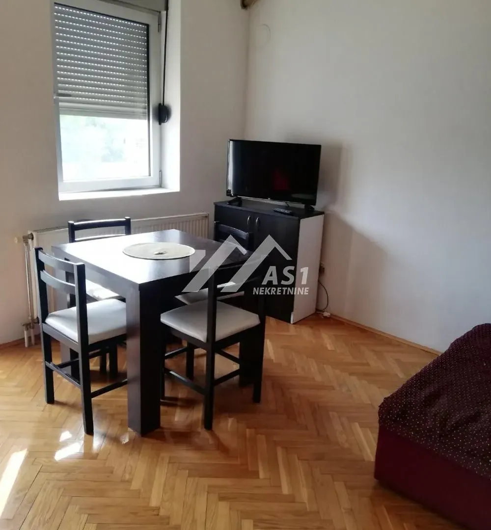 Izdavanje, jednosoban stan, 23m², Bulevar Oslobodjenja, Novi Sad Sve Podlokacije