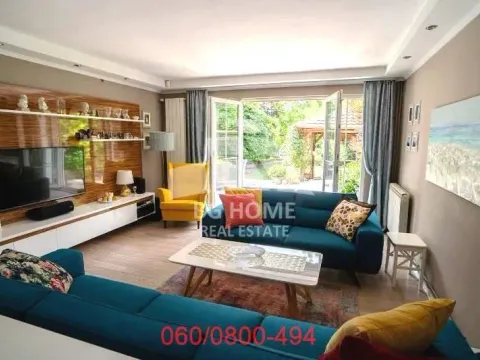 Kuća in Palilula Sve Podlokacije