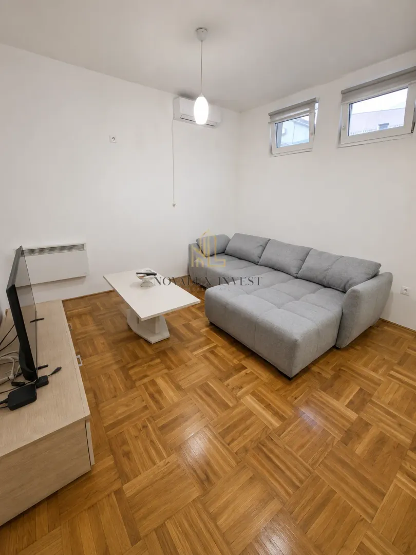 Prodaja, jednosoban stan, 37m², Blok 9, Podgorica