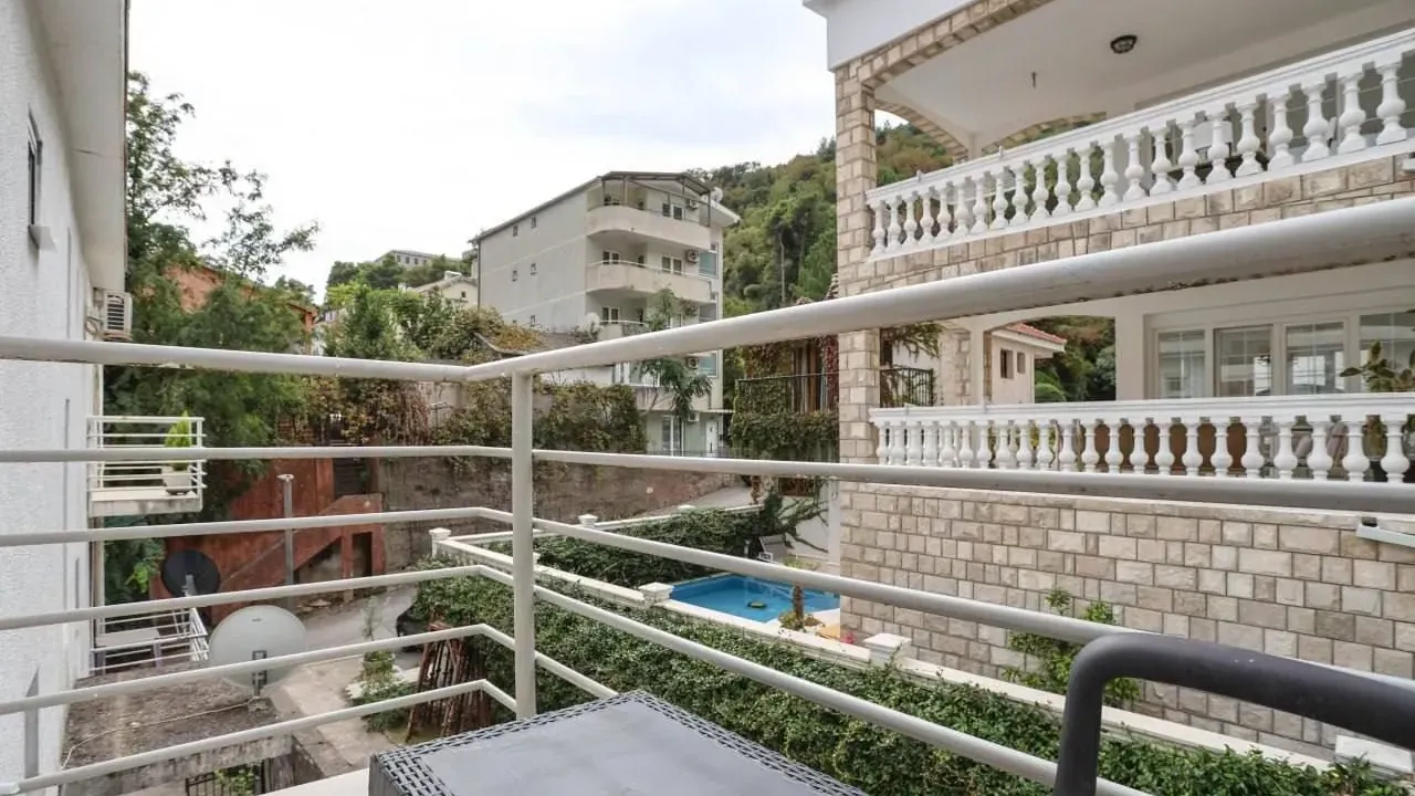 Rent, one bedroom apartment, 50m², Centar, Budva