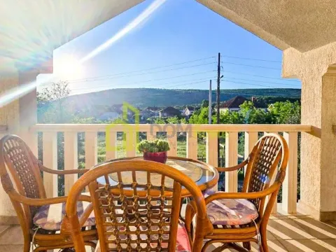 Prodaja, kuća, 356m², Tološi, Podgorica - image 13