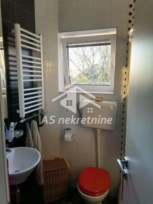 Rent, two bedroom apartment, 50m², Kalenić Pijaca, Vračar Sve Podlokacije