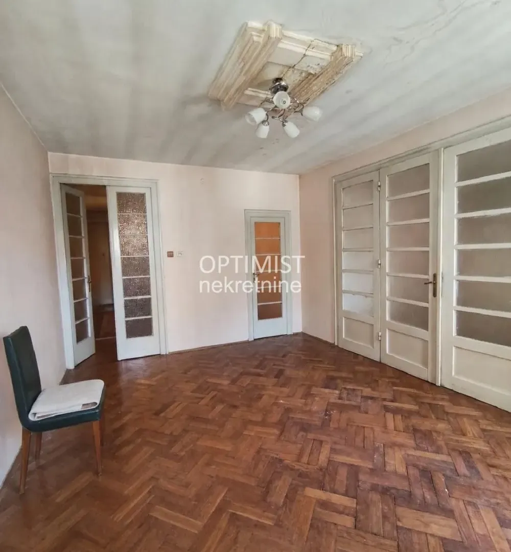 Prodaja, trosoban stan, 77m², Stari Grad, Beograd