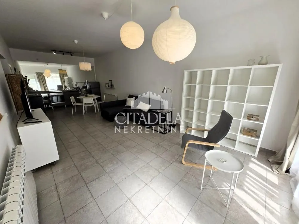 Izdavanje, jednosoban stan, 55m², Resnik, Beograd