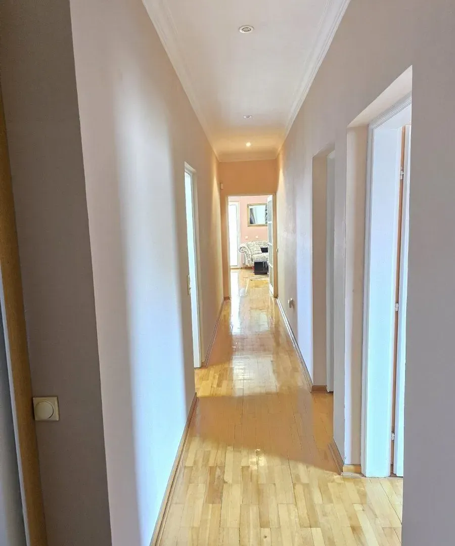 Sale, apartment, 245m², Banovo Brdo, Beograd