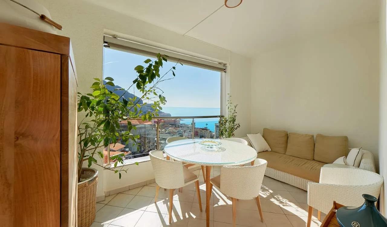 Prodaja, trosoban stan, 150m², Bečići, Budva