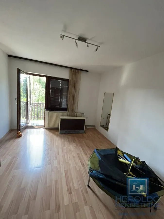 Prodaja, kuća, 353m², Budžino brdo, Jagodina