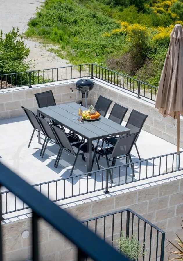 Prodaja, kuća, 250m², Mrčevac, Tivat