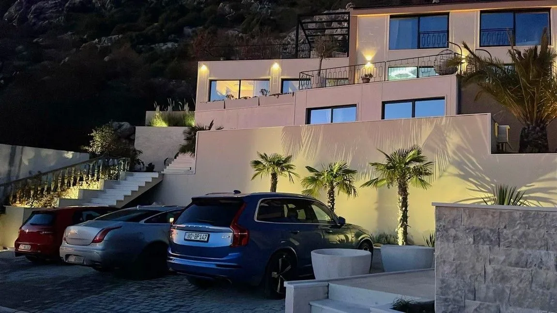 Sale, house, 300m², Kuljače, Budva