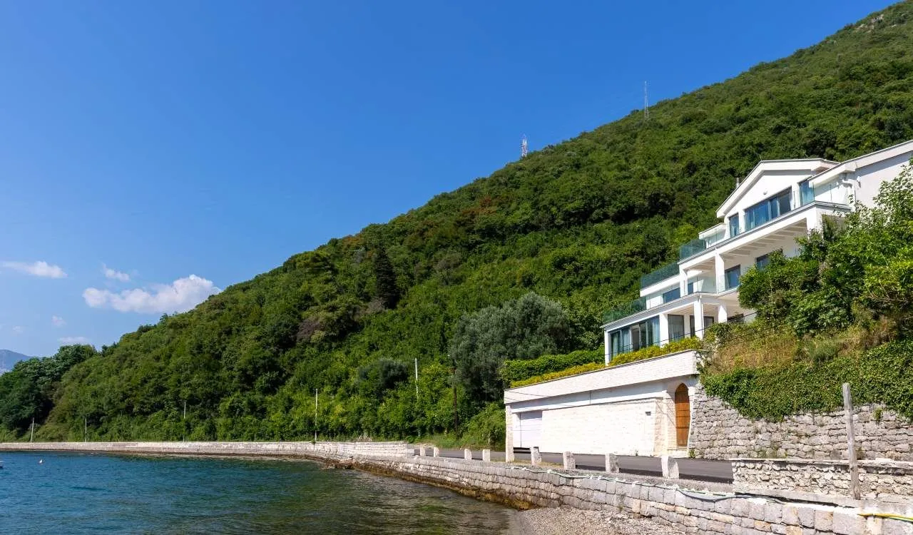Sale, house, 423m², Lepetani, Tivat