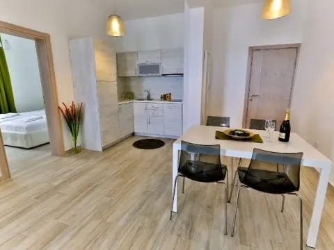 Prodaja, stan, 85m², Dobra Voda, Bar - image 7