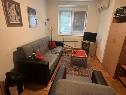 Izdavanje, jednosoban stan, 31m², Grbavica, Novi Sad Sve Podlokacije