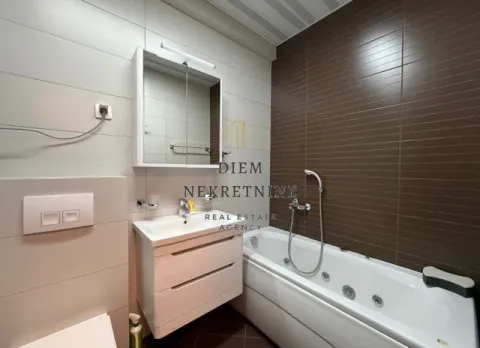 Izdavanje, trosoban stan, 140m², Podgorica, Crna Gora - image 11