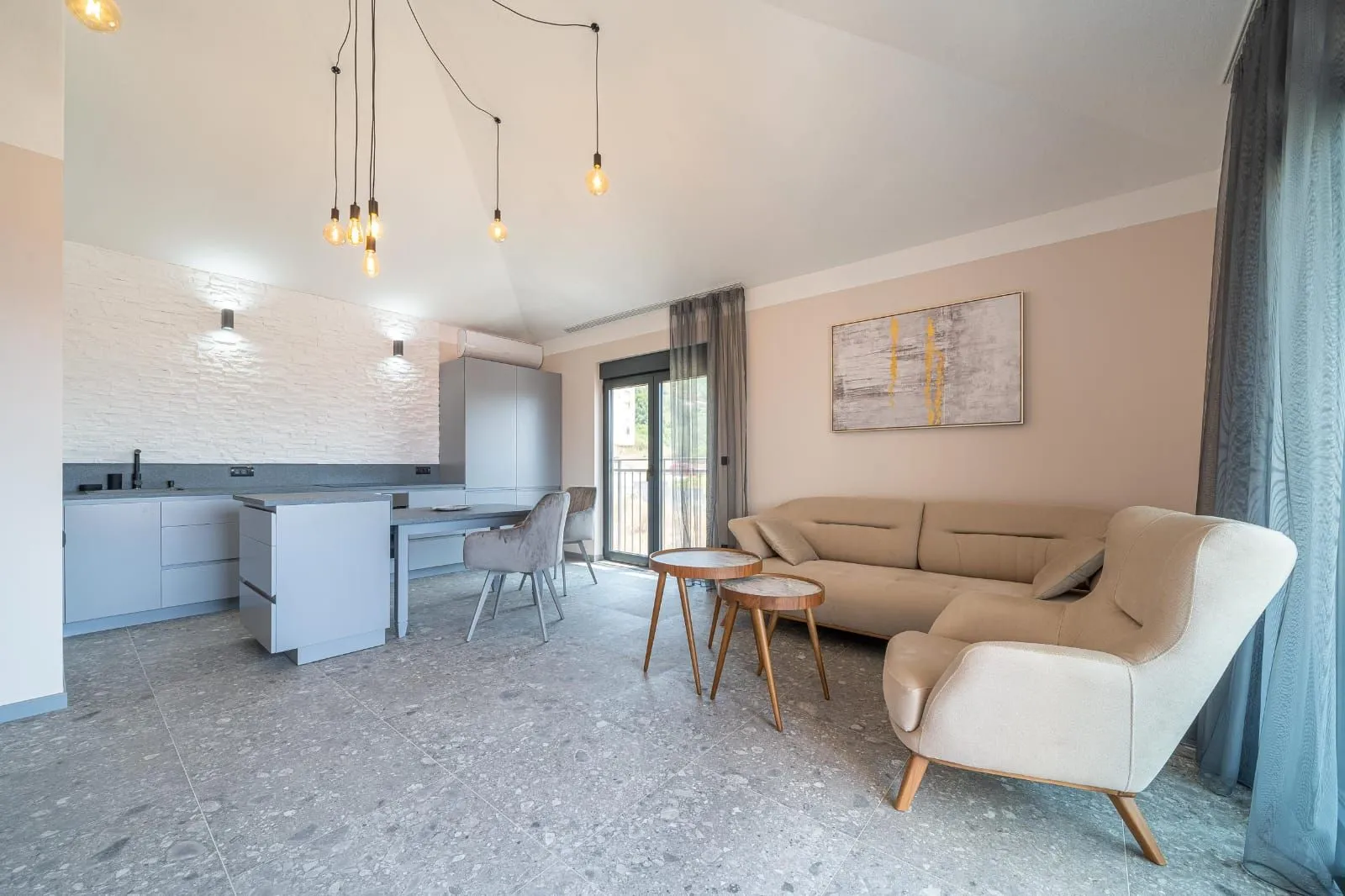 Prodaja, dvosoban stan, 78m², Centar, Tivat