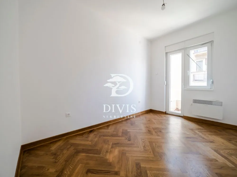 Prodaja, trosoban stan, 78m², Južni Bulevar, Vračar Sve Podlokacije