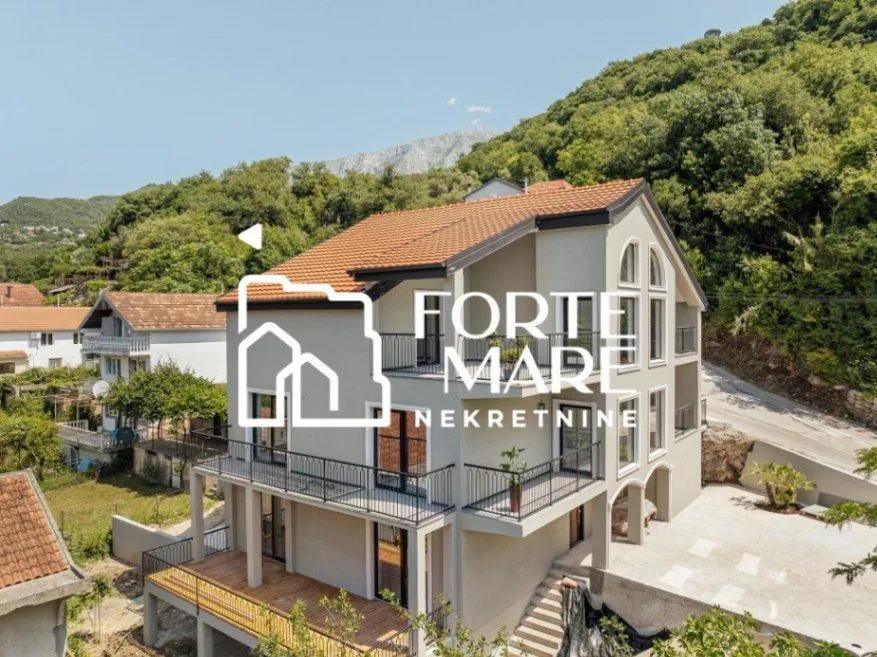 Prodaja, dvosoban stan, 103m², Herceg Novi, Crna Gora