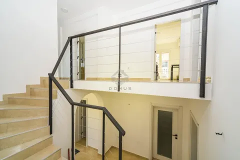 Rent, house, 500m², Stari Aerodrom, Podgorica - image 13