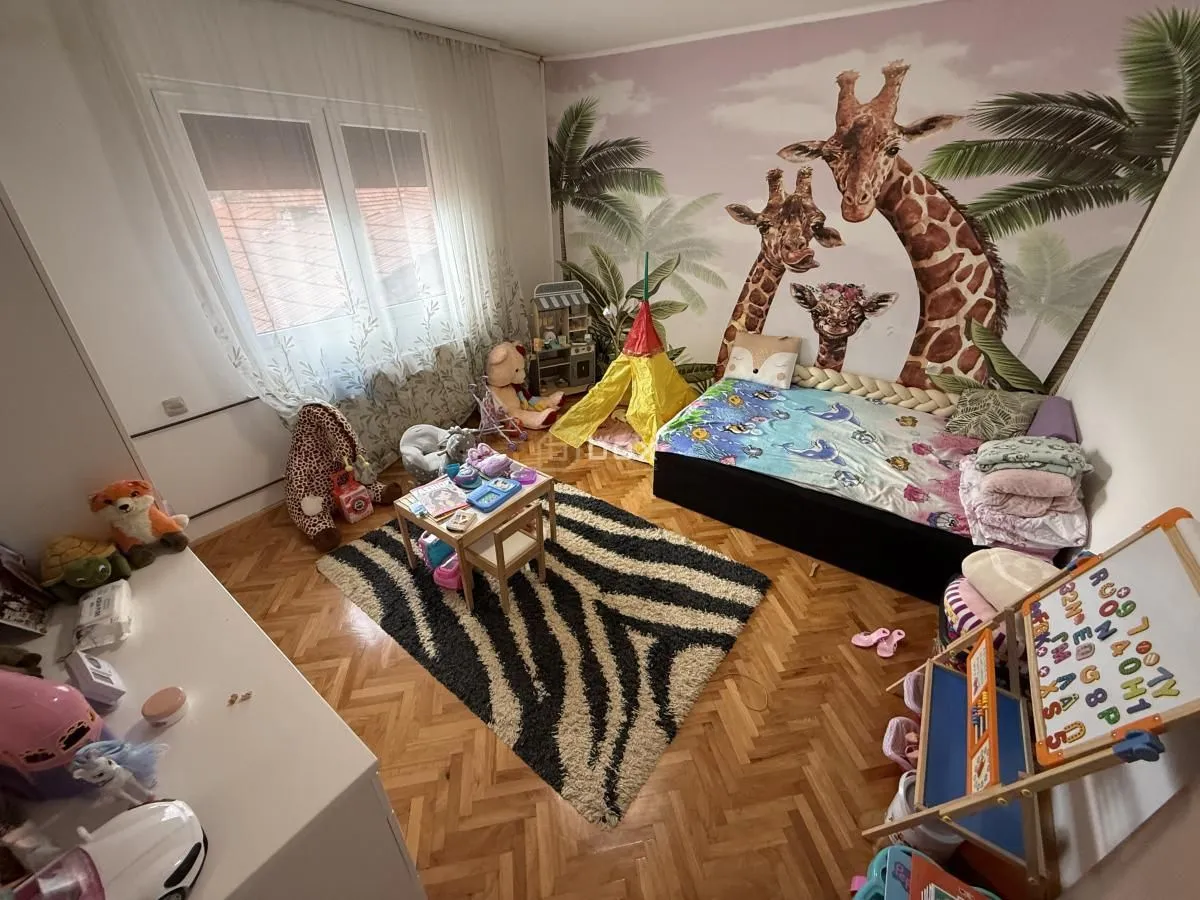 Prodaja, kuća, 204m², Crveni Krst, Niš